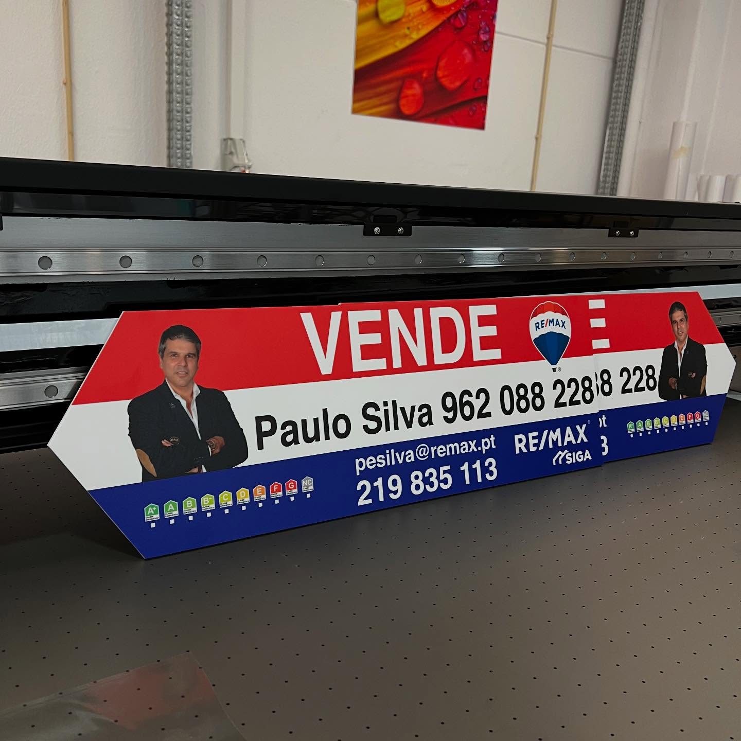 Setas de orientação para os seus clientes chegarem mais rápido ao local. Claro! ➡️⬅️↖️↘️⬇️