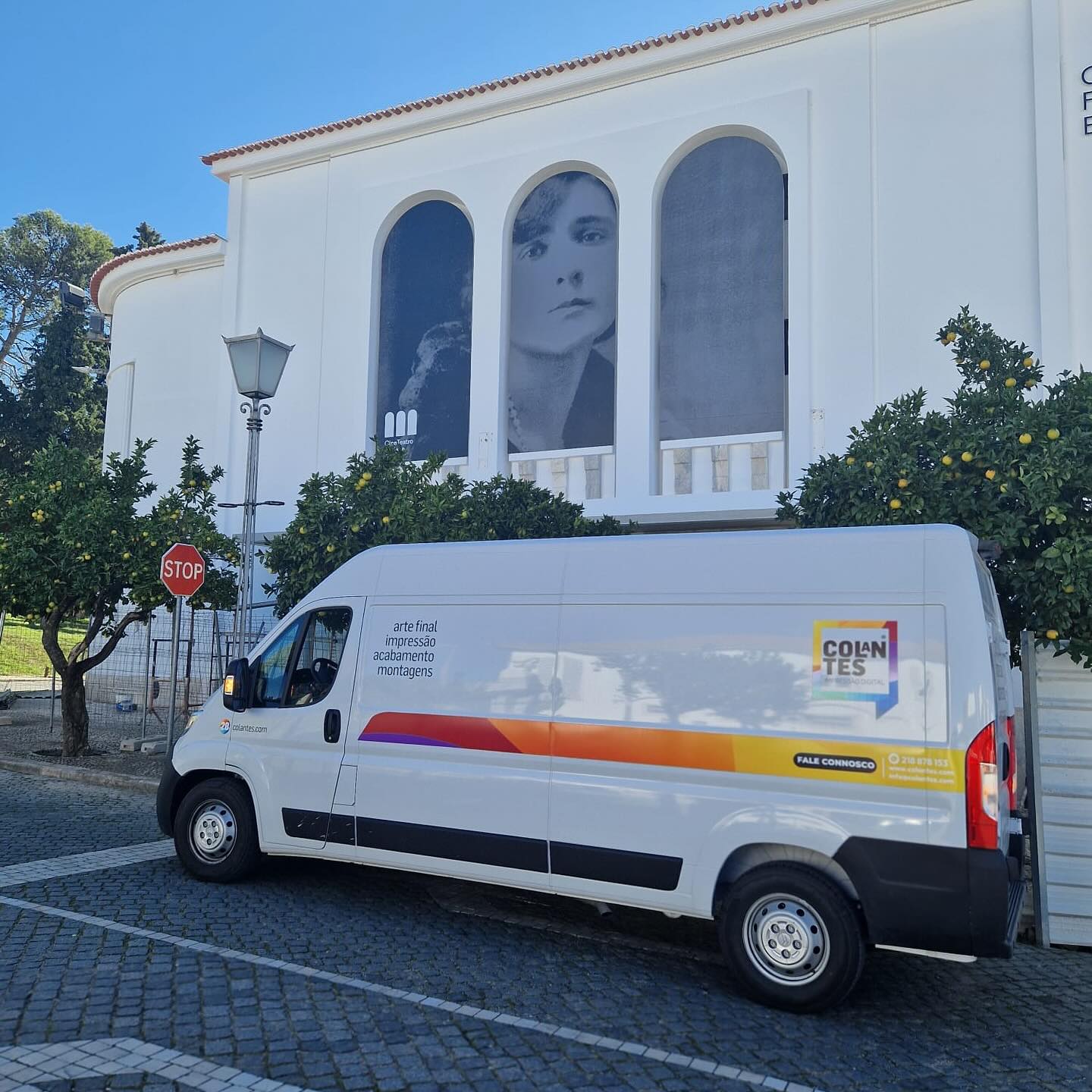 Avistada em Vila Viçosa a declamar o poema “velhinha”