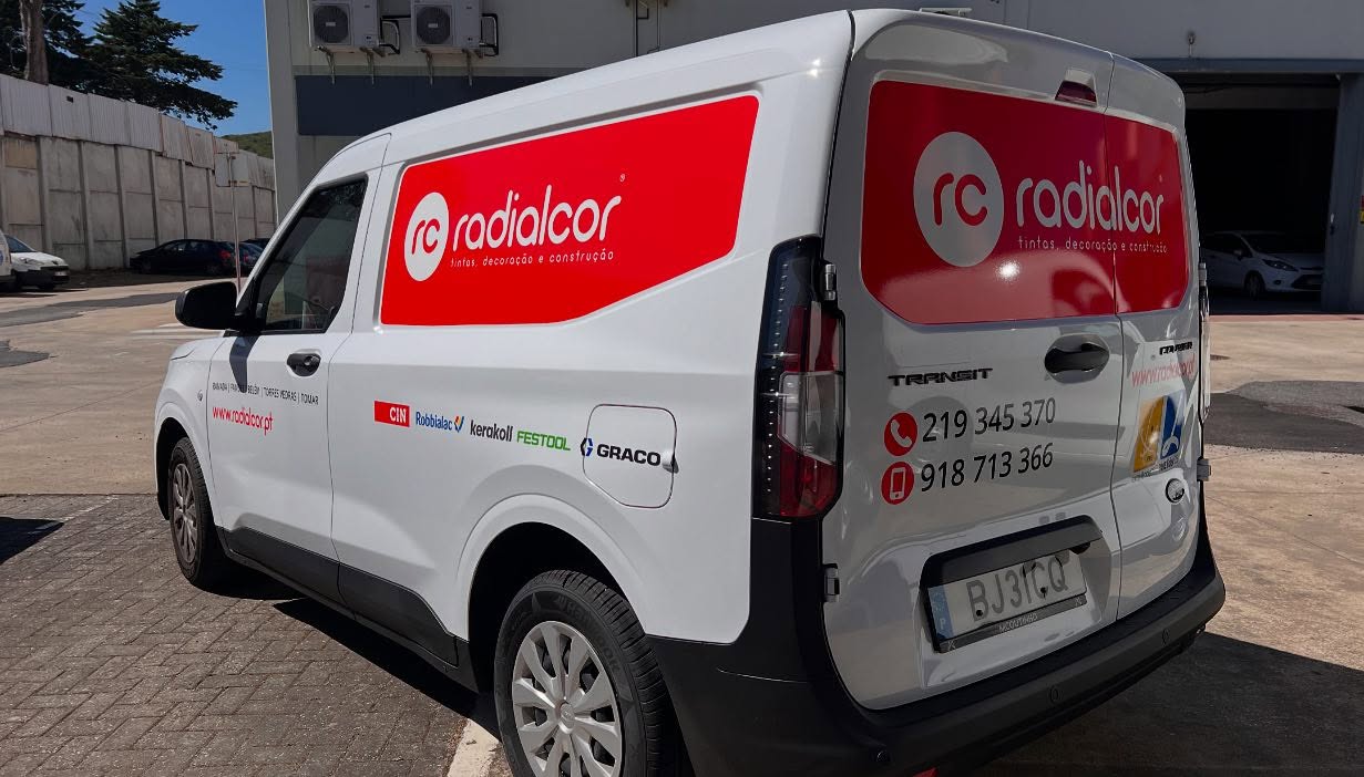 Continuamos a colocar viaturas na estrada. Desta vez, a Radialcor com uma nova roupagem a…