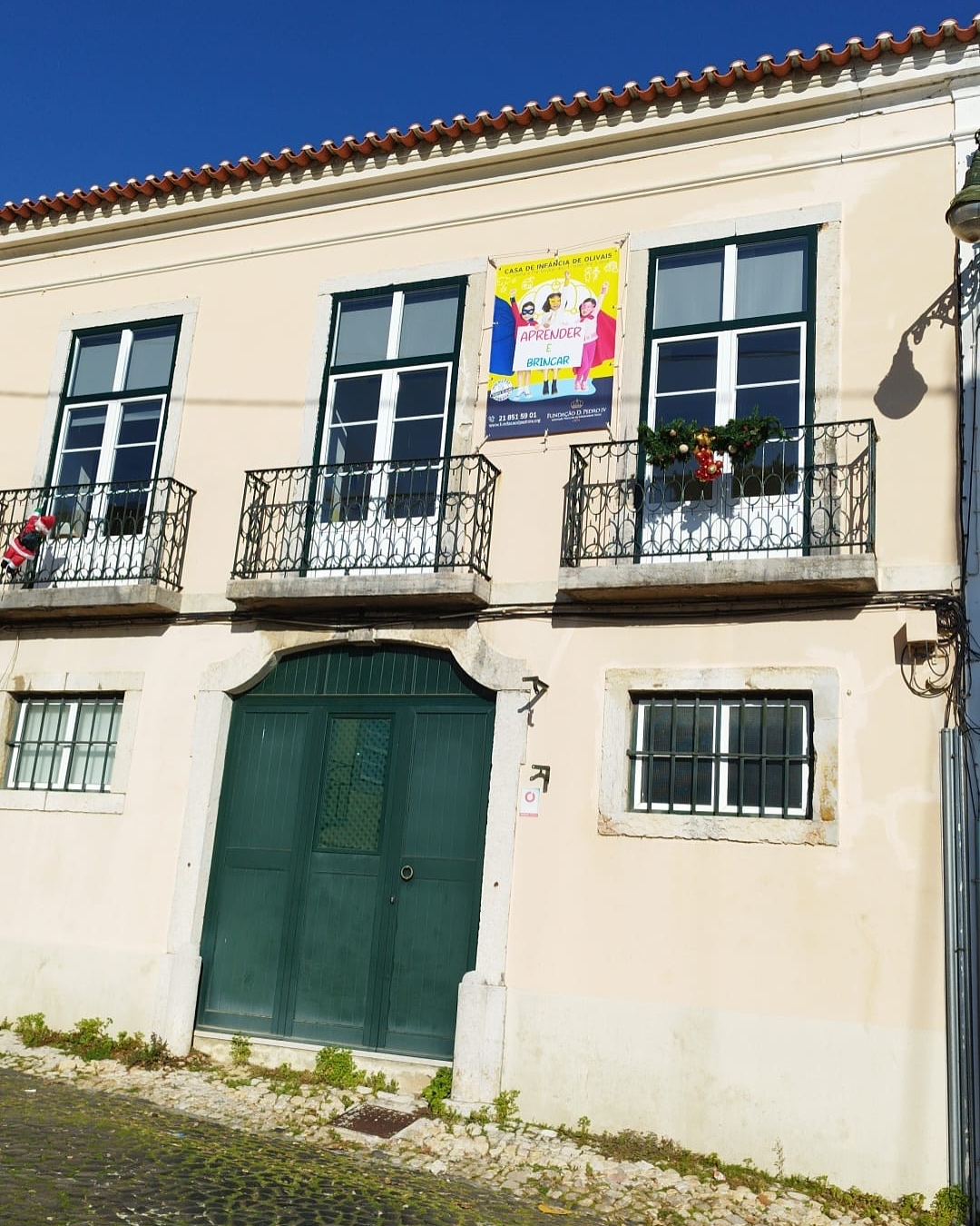 As várias casas da Fundação D. Pedro IV têm agora novas imagens em tela, para um novo ano…